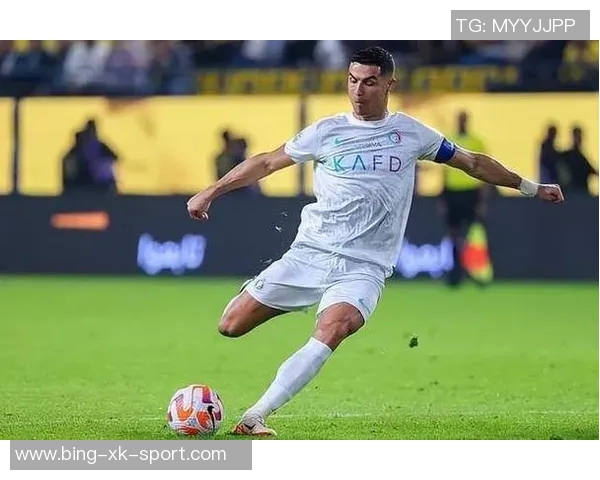 赫罗纳传奇球员称赞C罗为禁区杀手梅西更具比赛决定性能力